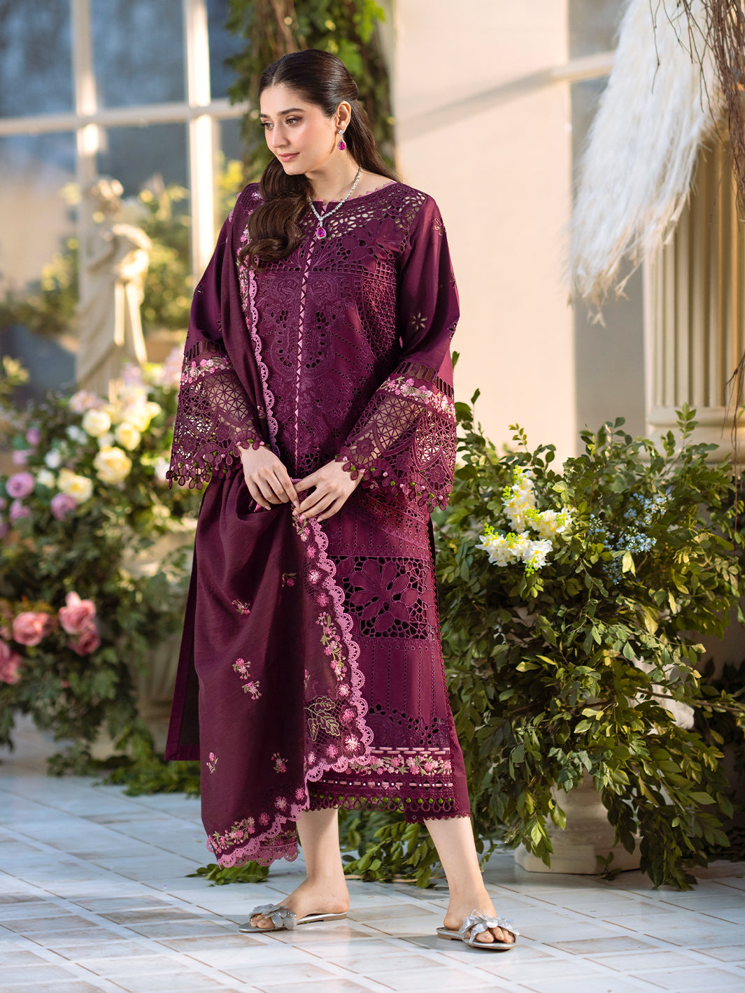 106 - A | BIN ILYAS LUXURY 3-PC LAWN Market Boy