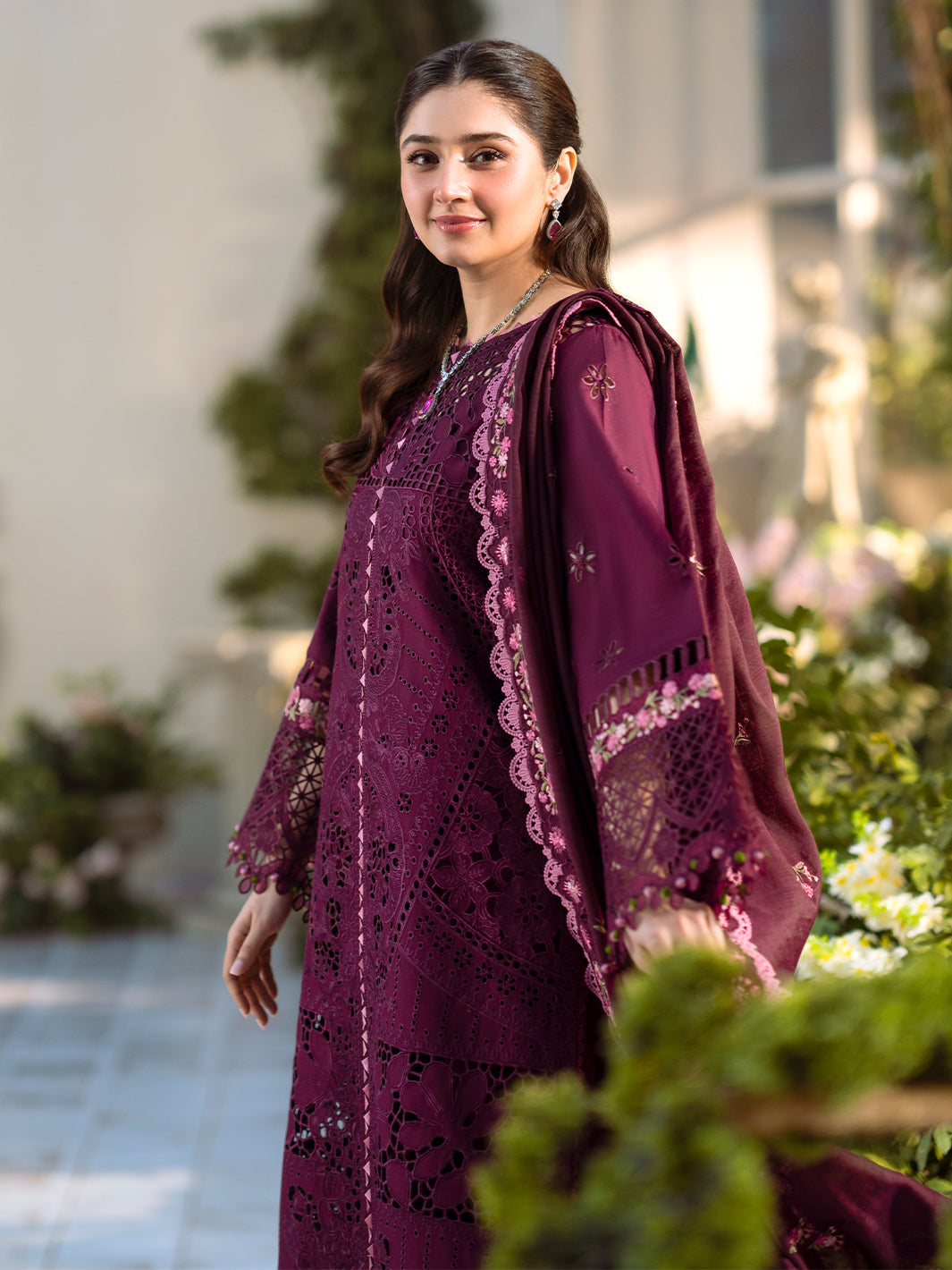 106 - A | BIN ILYAS LUXURY 3-PC LAWN Market Boy