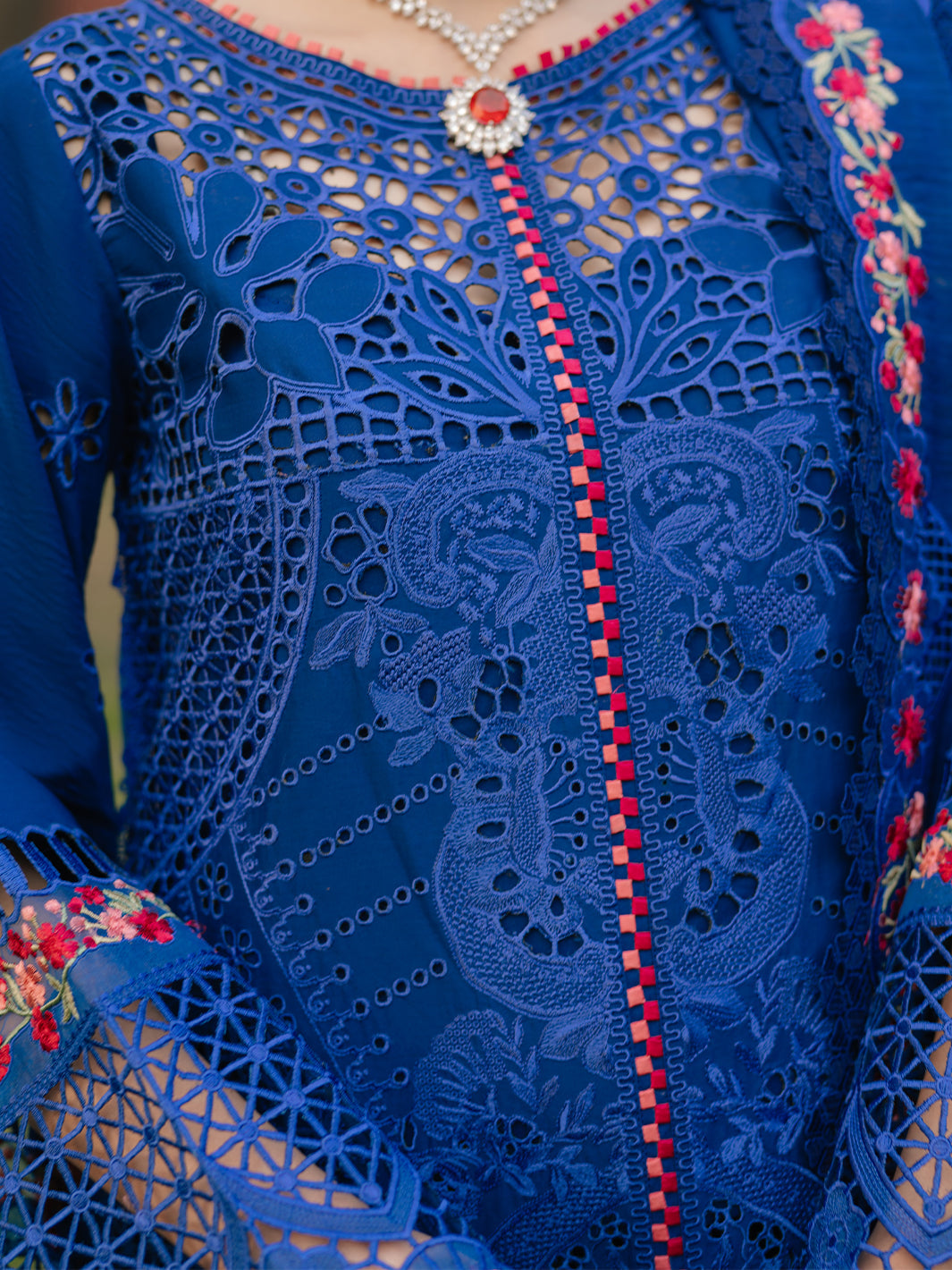 106 - B | BIN ILYAS LUXURY 3-PC LAWN Binilyas