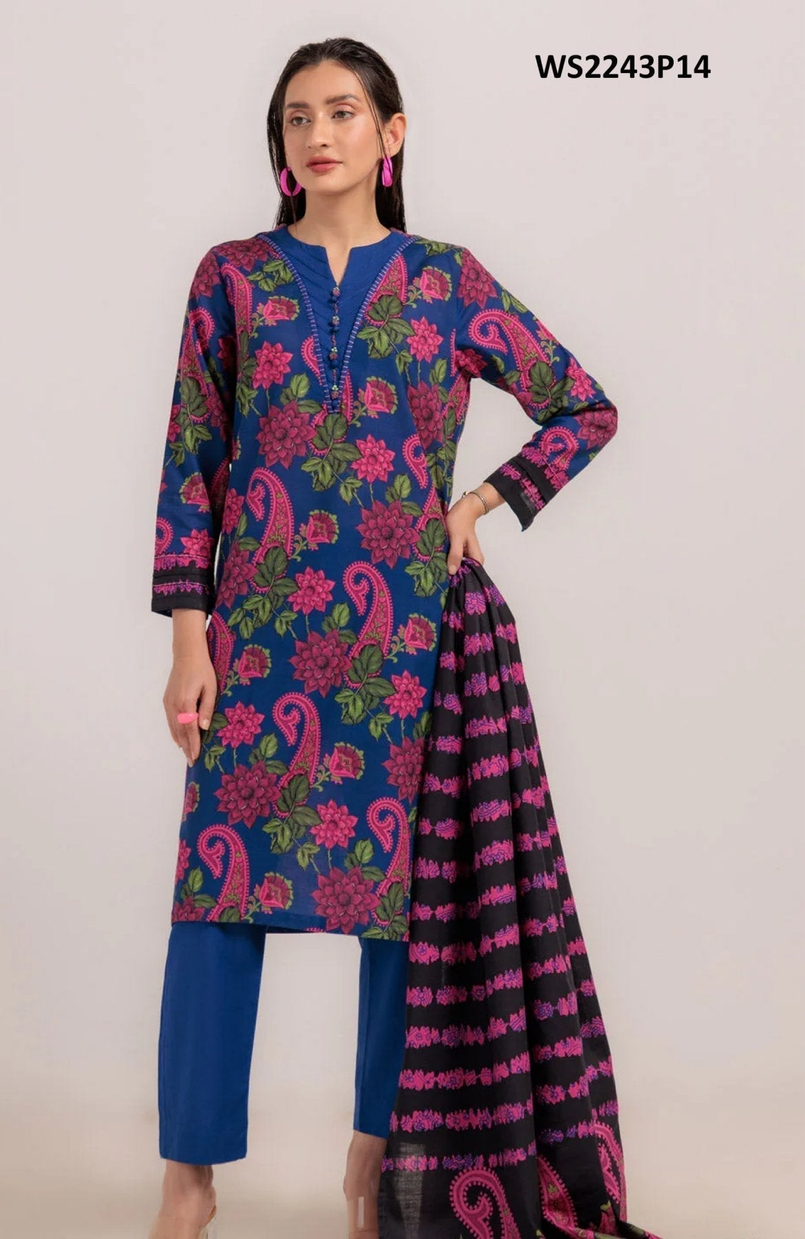 BONANZA SATRANGI DIGITAL PRINTRD LAWN (Set -Pack Of 5 Suits ) Category A Market Boy