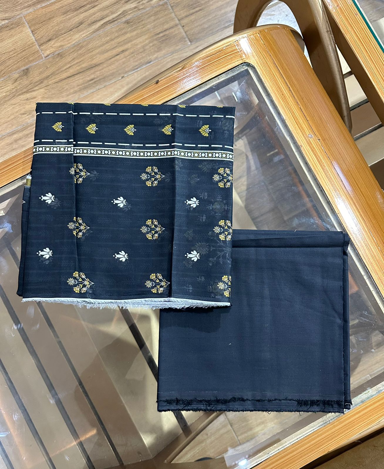Sapphire 2 Piece Lawn (Set -Pack of 5 Suits ) Random Market Boy