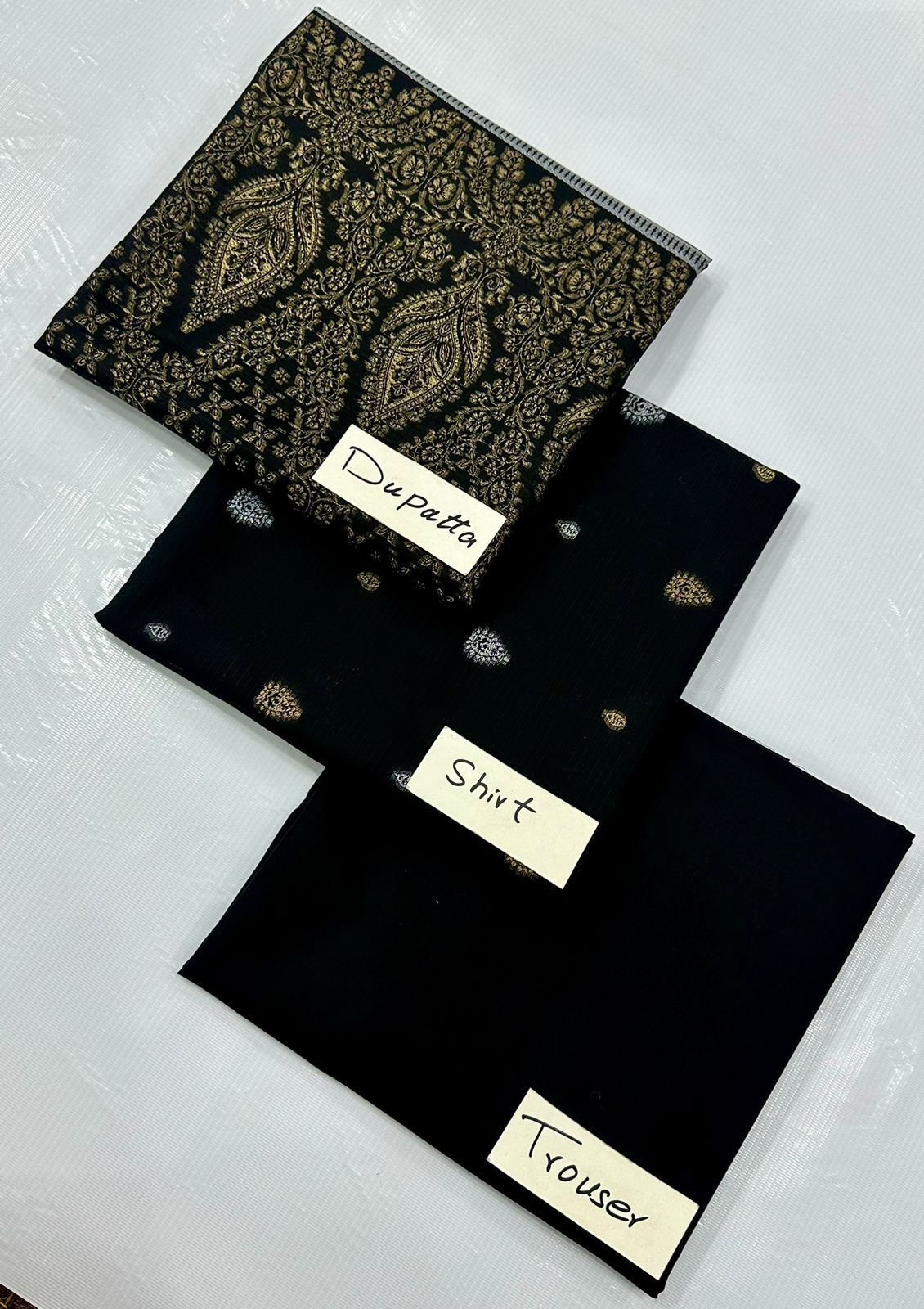 BONANZA SATRANGI LAWN JACQUARD BAROSHA 2025 ΒΑΝΑ DURA (Set -Pack of 4 Suits ) Category A Market Boy