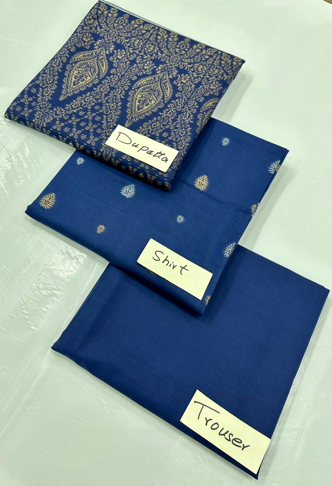 BONANZA SATRANGI LAWN JACQUARD BAROSHA 2025 ΒΑΝΑ DURA (Set -Pack of 4 Suits ) Category B Market Boy