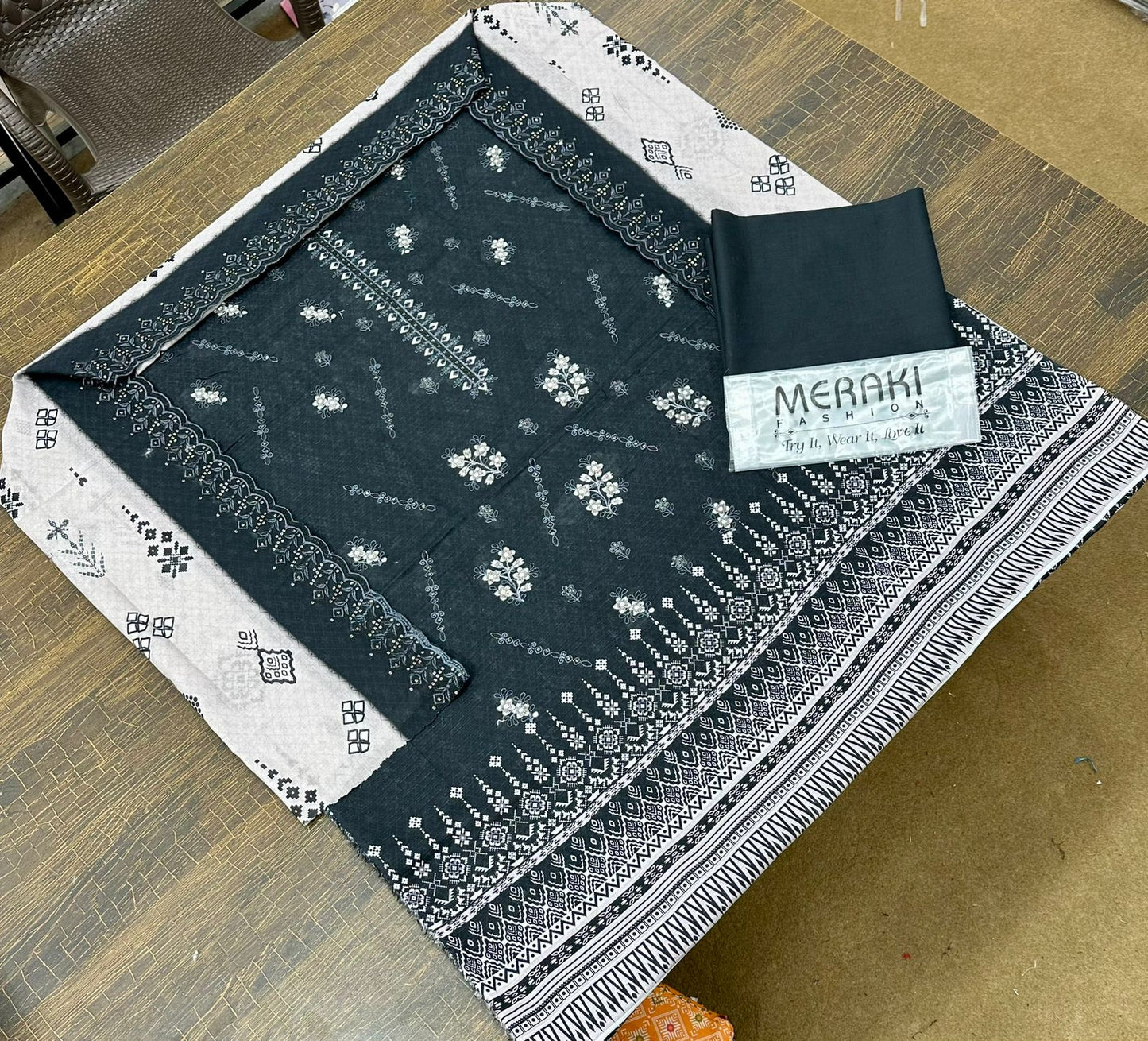 MERAKI FASHION VOL 355/CUT WORK SEQUENCE DUPATTA/BANA DURA DIGITAL PRINT (Set -Pack Of 10 Suits ) Market Boy