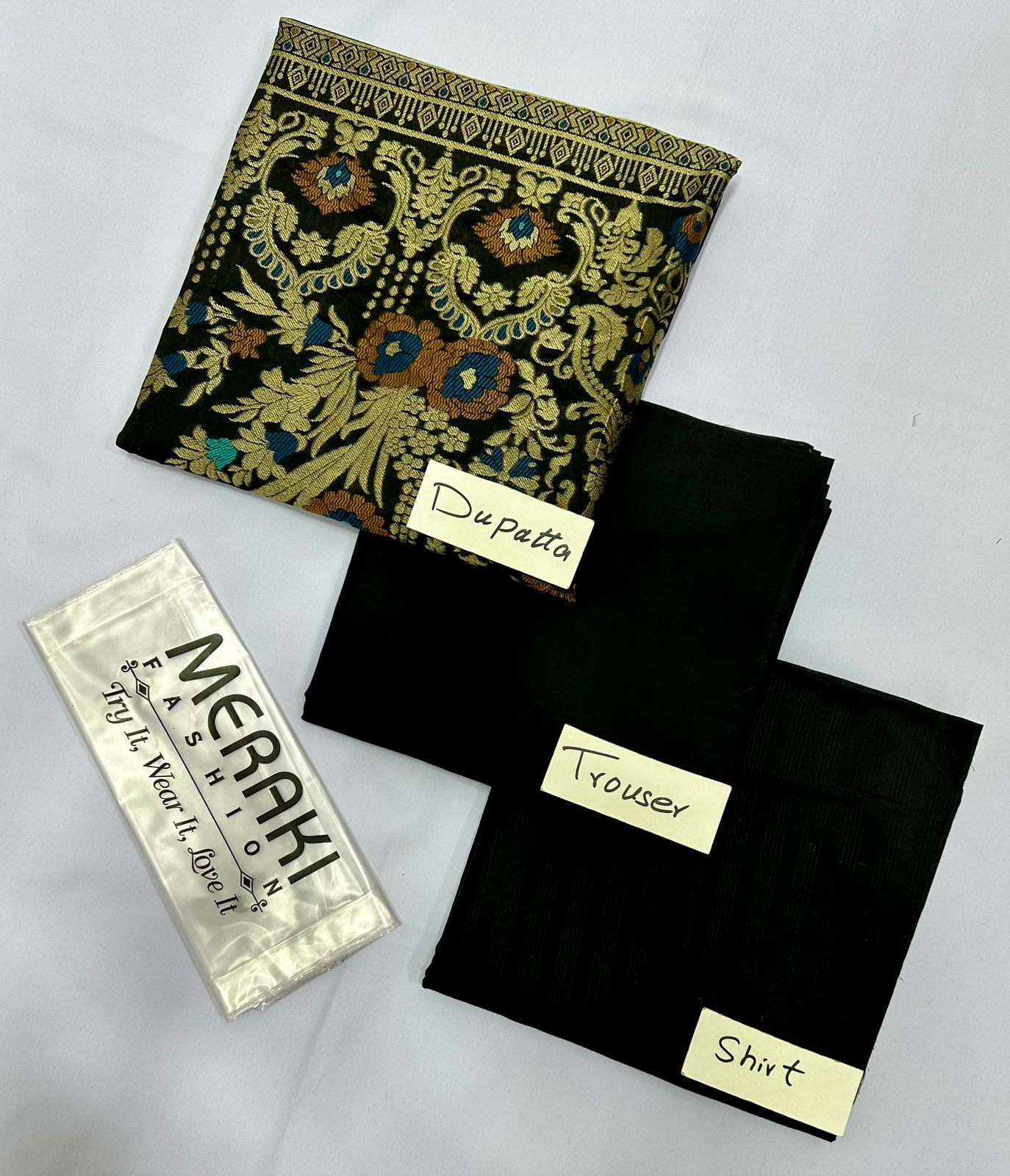 BANA DURA LAWN MULTI JACQUARD PALLU SHAWL(Set -Pack of 4 Suits) Category B Market Boy