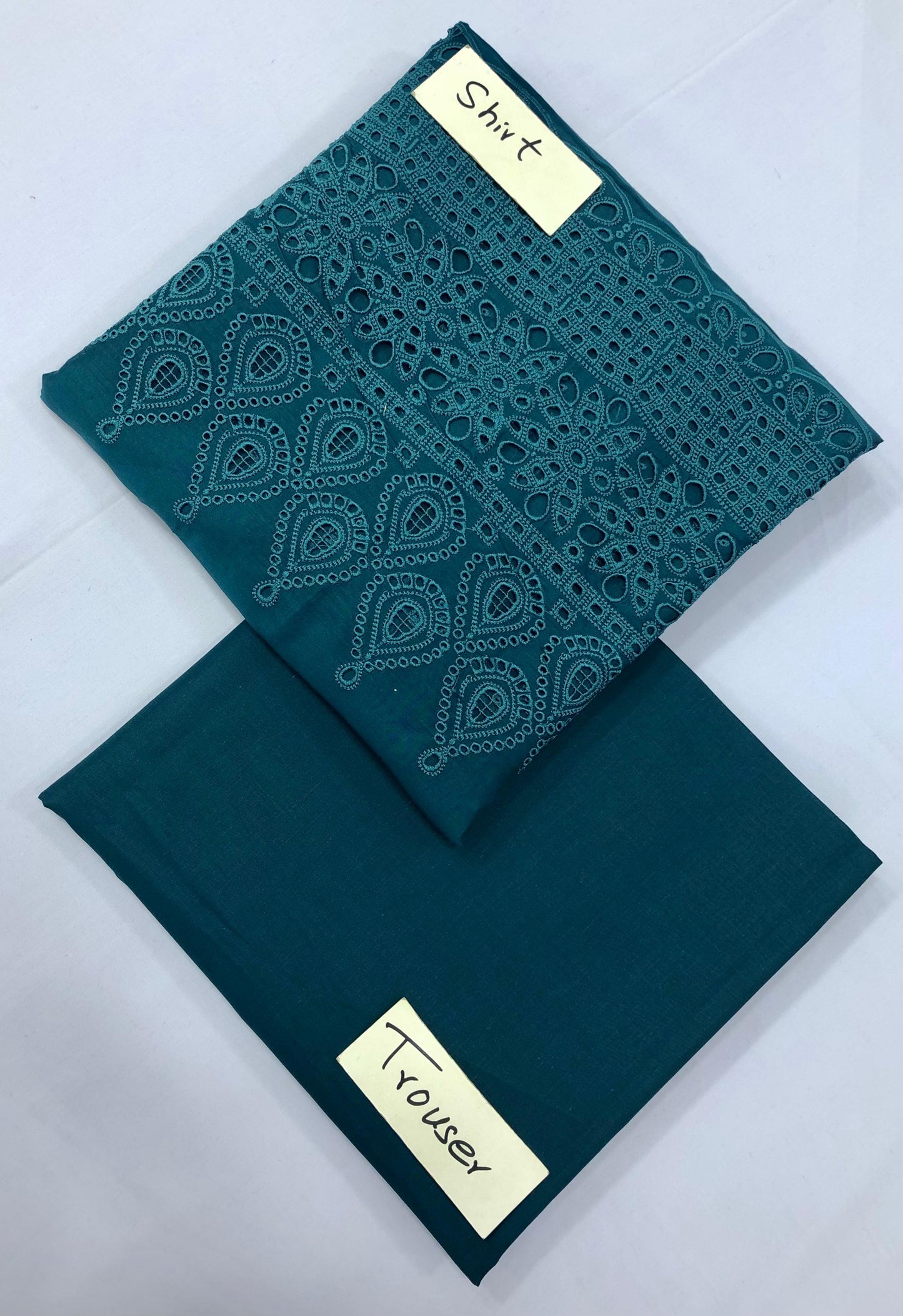 DAMAN BORING SHIFFLI CHIKAN KARI LAWN (Set -Pack Of 16 Suits ) Market Boy