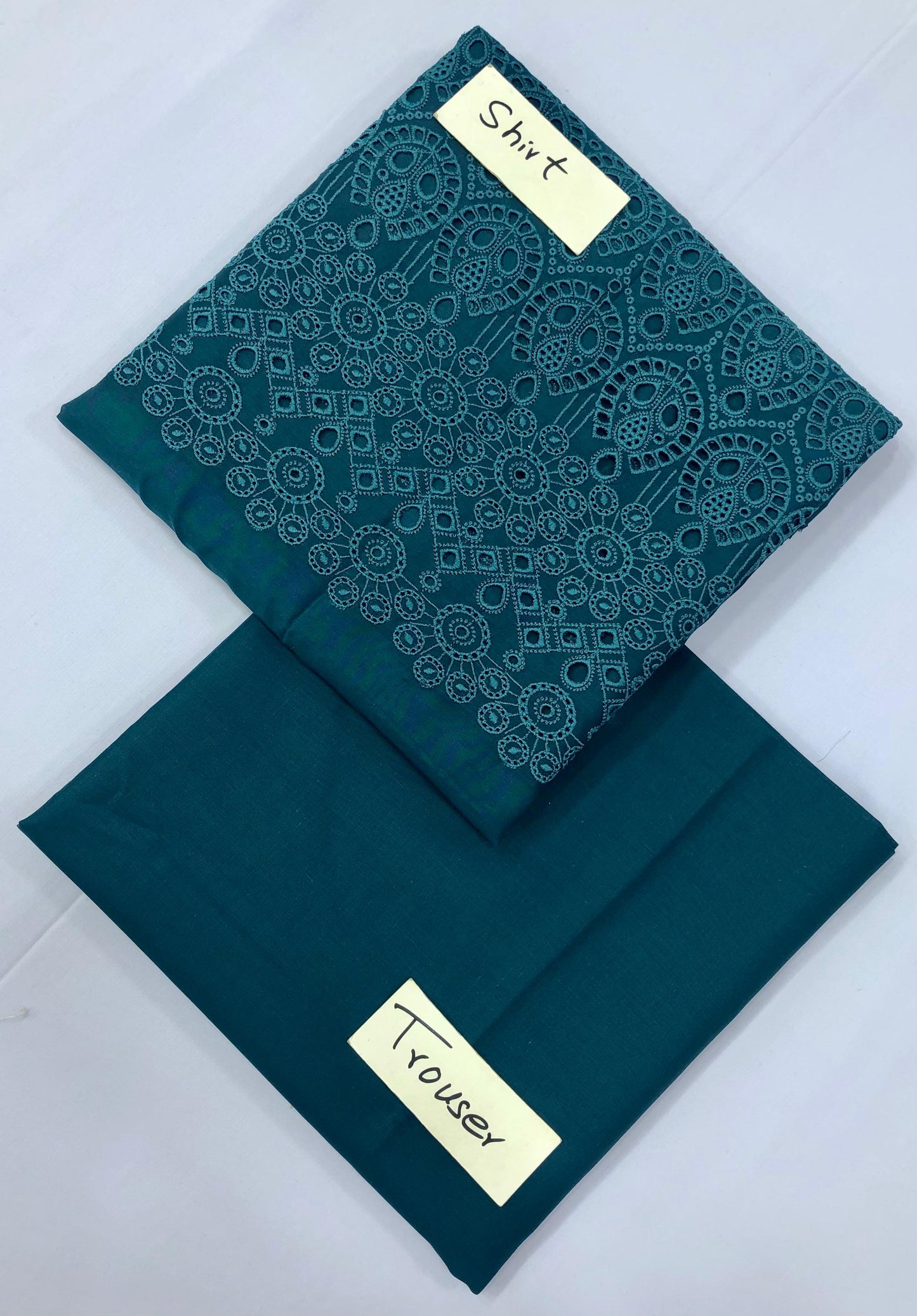 DAMAN BORING SHIFFLI CHIKAN KARI LAWN (Set -Pack Of 16 Suits ) Market Boy