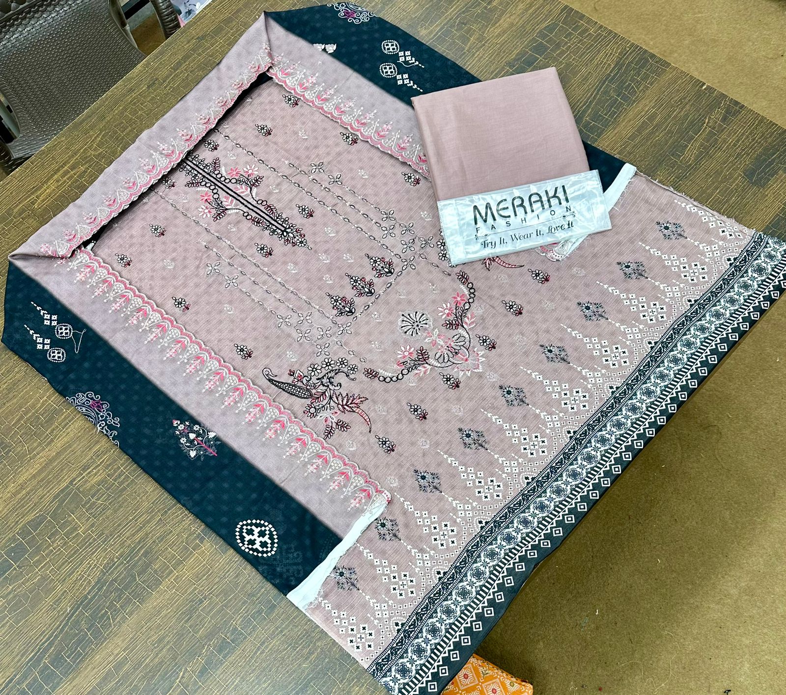 MERAKI FASHION VOL 355/CUT WORK SEQUENCE DUPATTA/BANA DURA DIGITAL PRINT (Set -Pack Of 5 Suits )Category A Market Boy