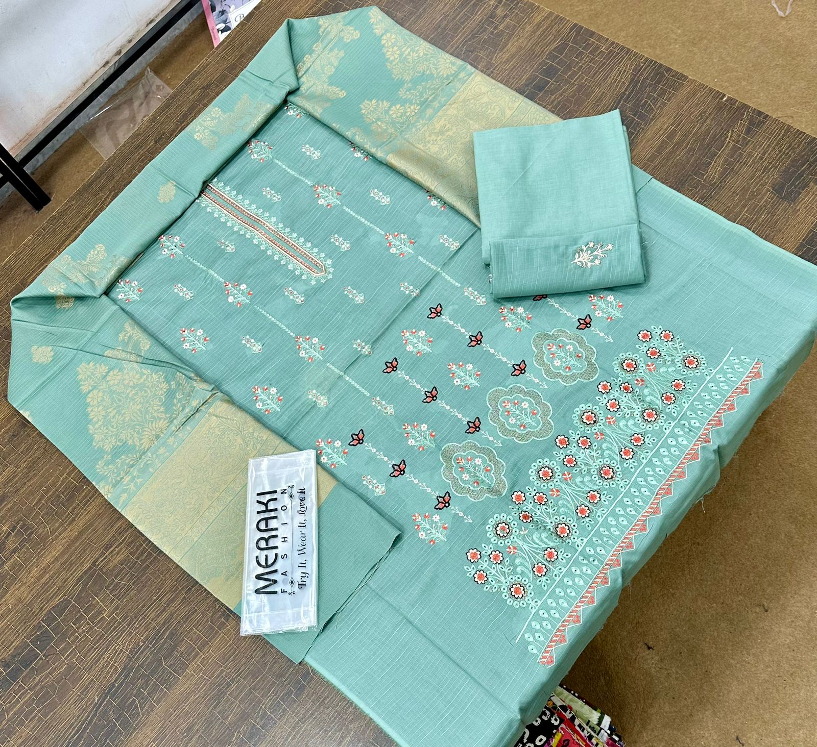 MERAKI FASHION VOL 354 BANA DURA LAWN (Set -Pack of 4 Suits ) Category B Market Boy