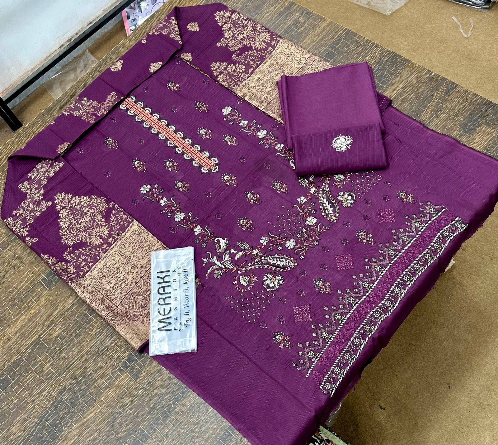 MERAKI FASHION VOL 354 BANA DURA LAWN (Set -Pack of 4 Suits ) Category B Market Boy