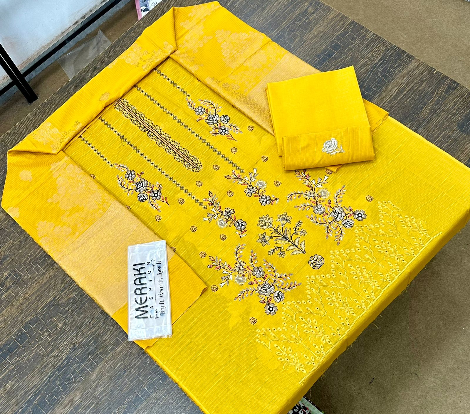 MERAKI FASHION VOL 354 BANA DURA LAWN (Set -Pack of 4 Suits ) Category B Market Boy