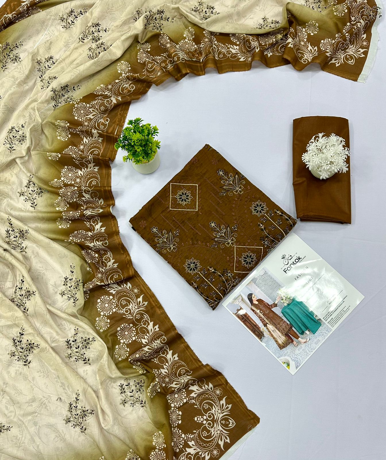 Fantak Embroieded Bana Dora 3 Piece Lawn (Set -Pack Of 5 Suits )Category A Market Boy