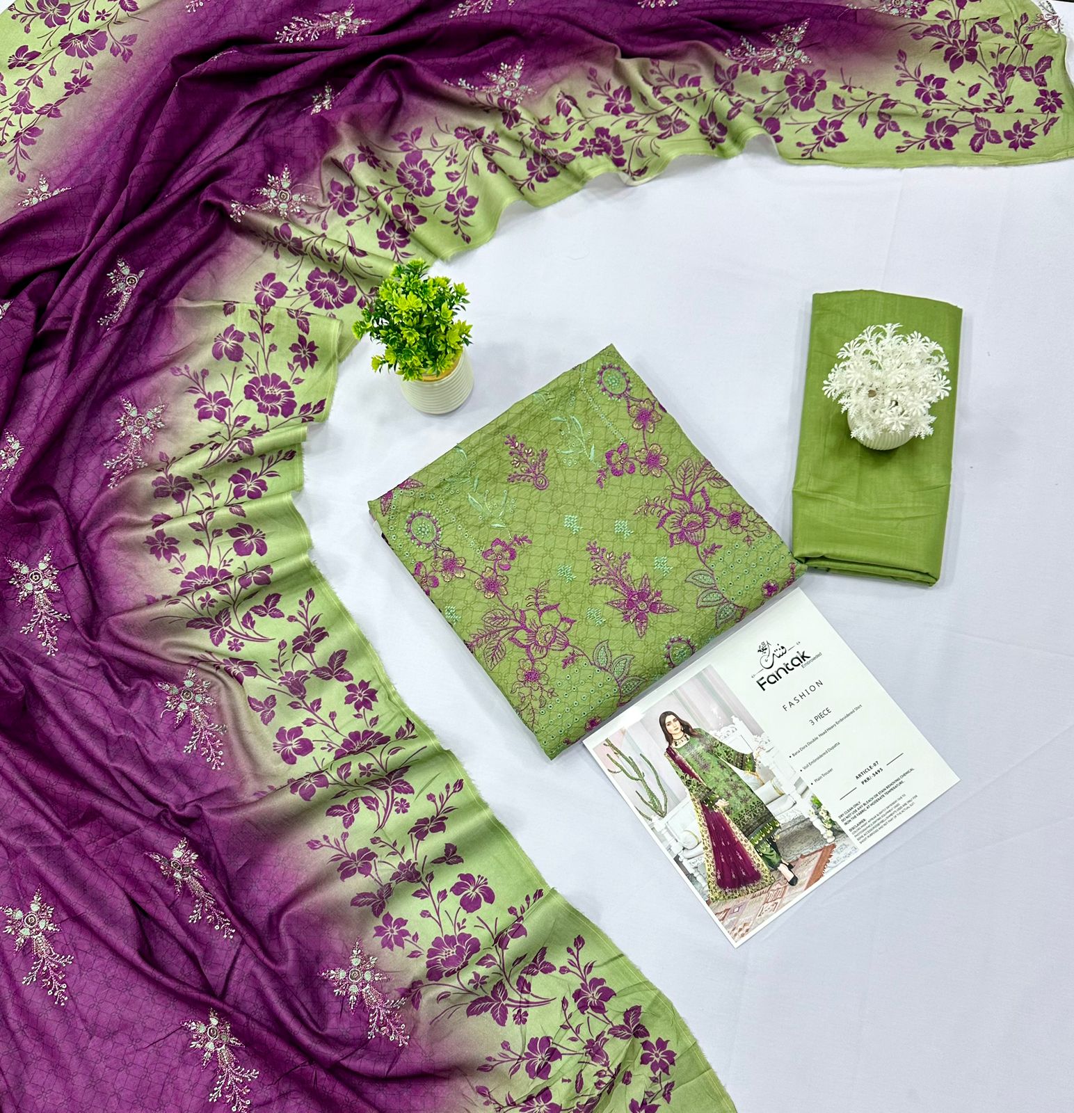 Fantak Embroieded Bana Dora 3 Piece Lawn (Set -Pack Of 5 Suits )Category A Market Boy