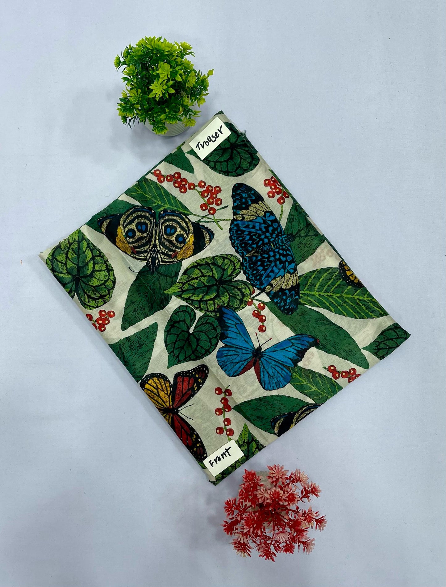 ETHNIC & SAPPHIRE LAWN (Set -Pack Of 4 Suits ) Random Market Boy